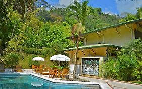 Hotel Roca Verde