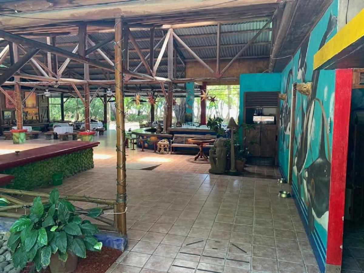 Hotel Roca Verde Beachfront Puntarenas Exterior photo