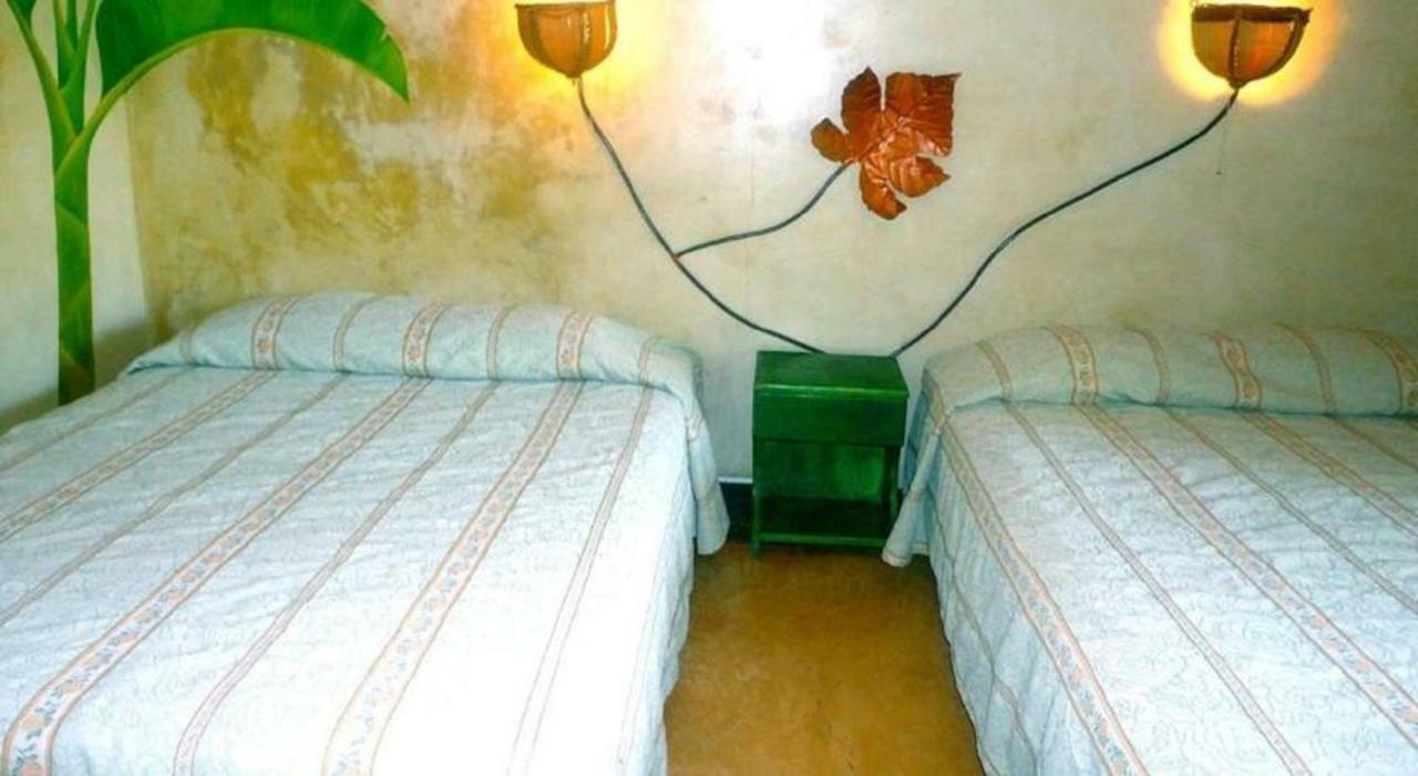 Hotel Roca Verde Beachfront Puntarenas Exterior photo