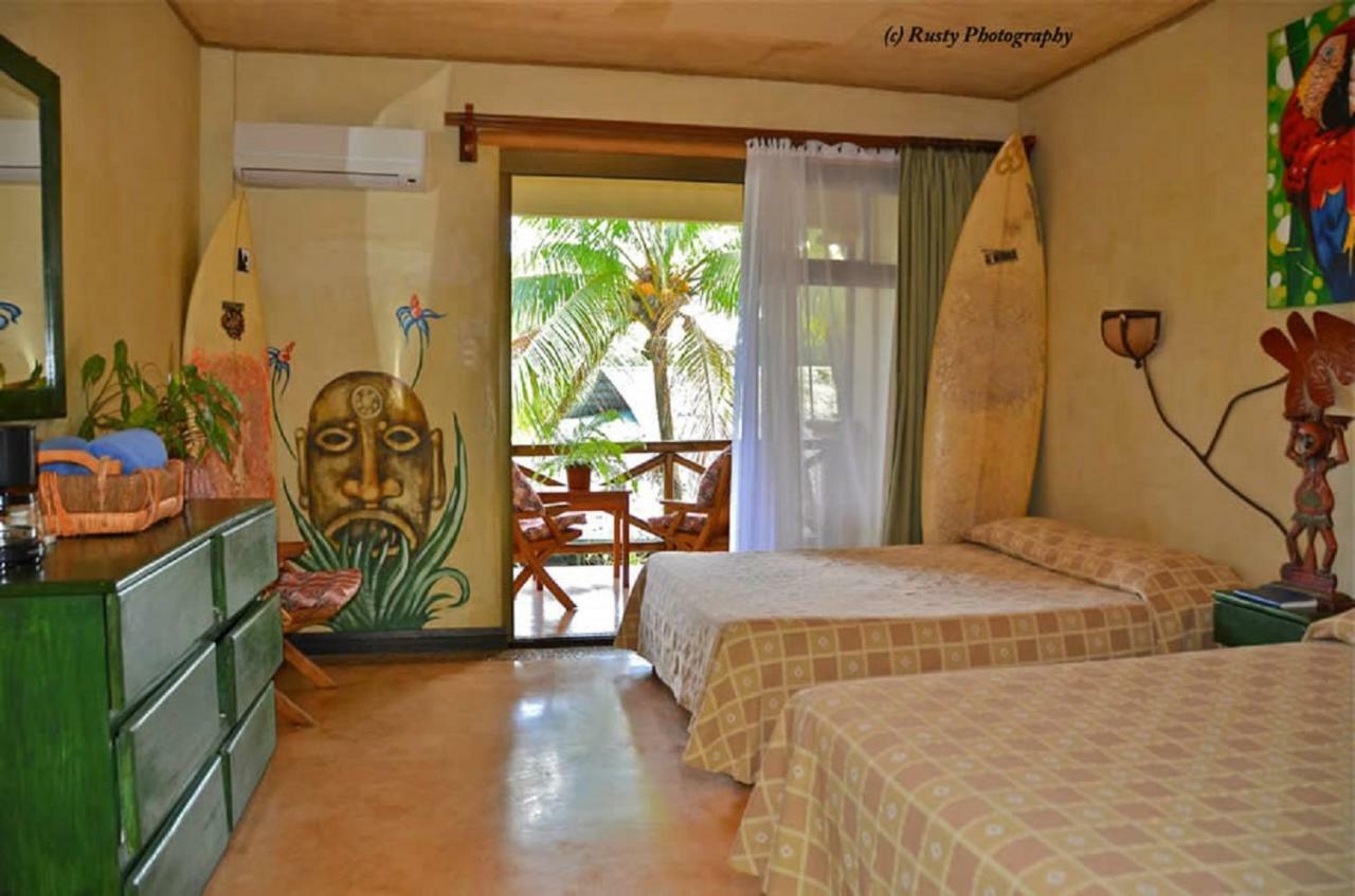 Hotel Roca Verde Beachfront Puntarenas Exterior photo