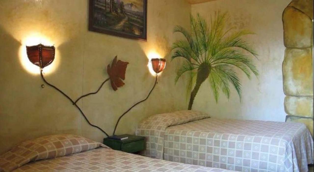 Hotel Roca Verde Beachfront Puntarenas Exterior photo